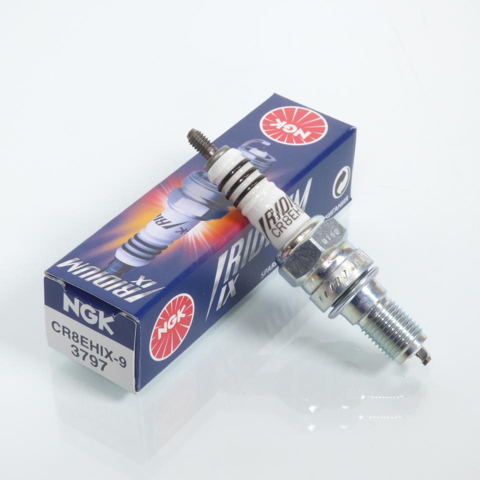 Bougie d'allumage NGK pour Scooter Honda 600 Fjs Silver Wing Abs Après 2003 Neuf