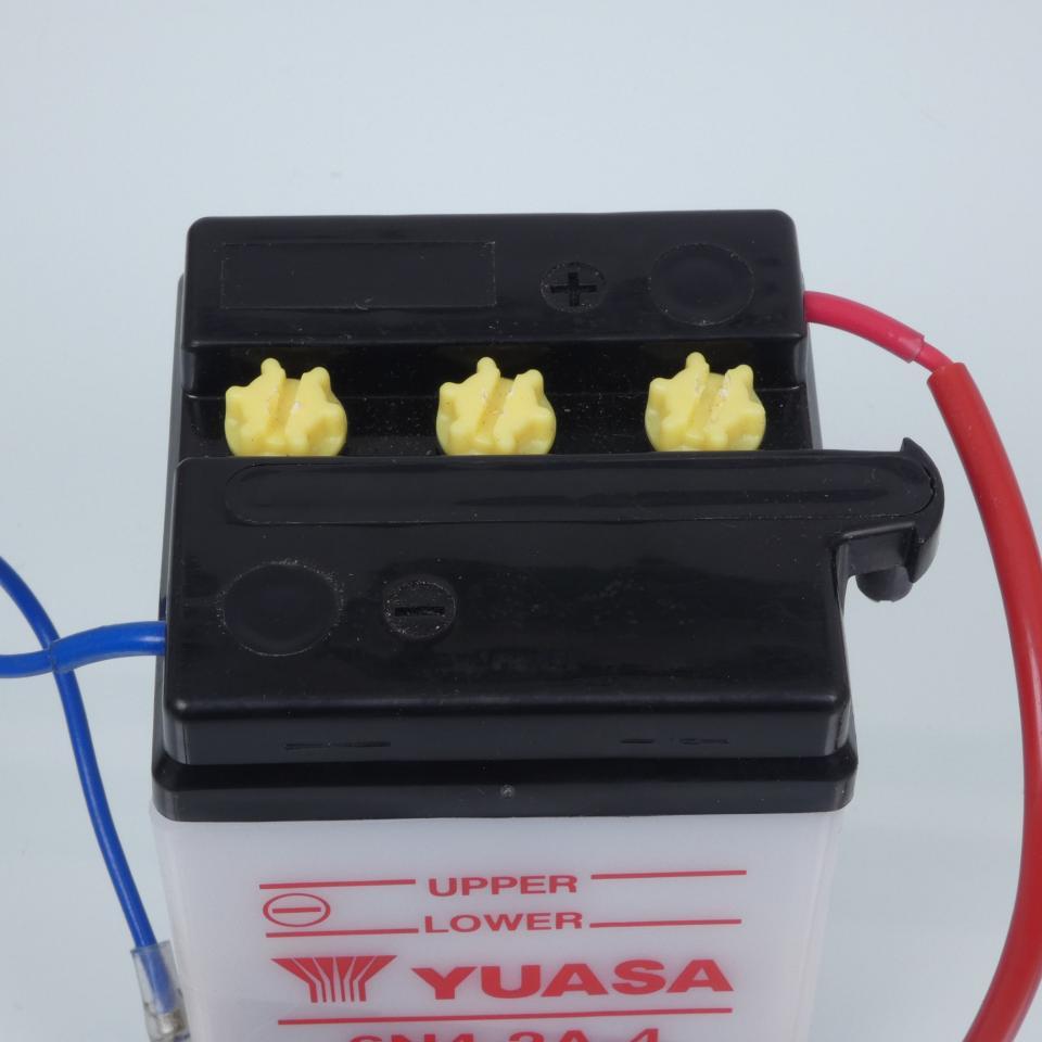 Batterie Yuasa pour Moto Suzuki 50 A 1971 à 1976 6N4-2A-4 / 6V 4Ah Neuf en destockage