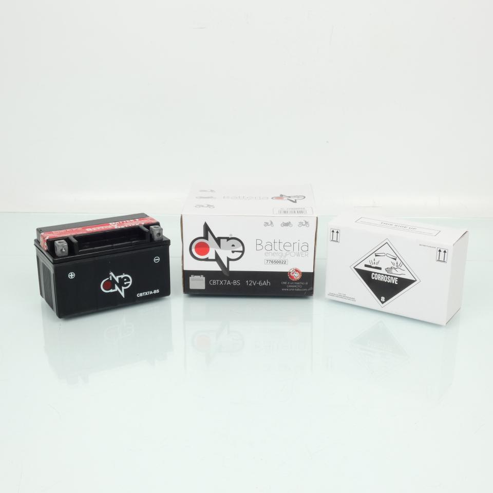 Batterie One pour Moto HRD 50 Sonic 1999 à 2001 YTX7A-BS / 12V 6Ah Neuf