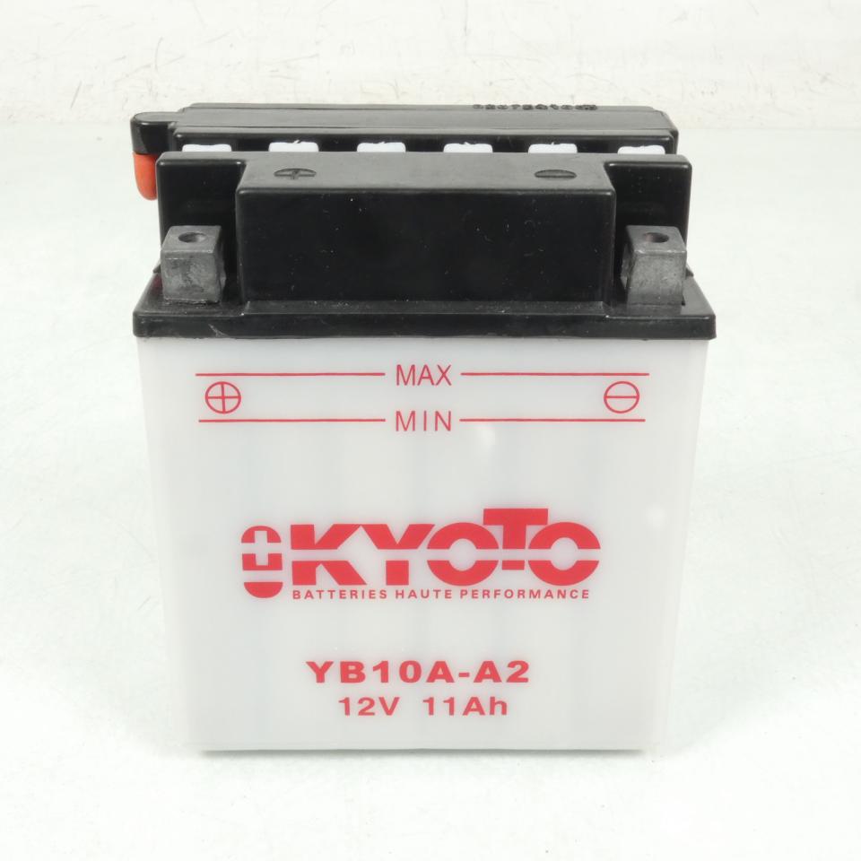 Batterie Kyoto pour quad Kawasaki 220 KLF Bayou 1988 à 2001 YB10A-A2 / 12V 11Ah Neuf en destockage