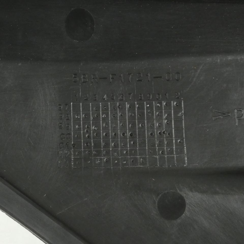 Cache latéral droit avec 3 trous pour scooter MBK 50 Nitro 1997-02 5BR-F172 Noir