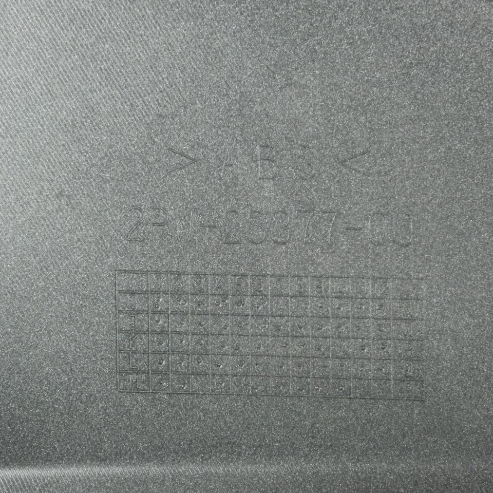 Cache latéral droit pour scooter Yamaha 530 Tmax 2015-16 2PW-28377-00-P2 Gris