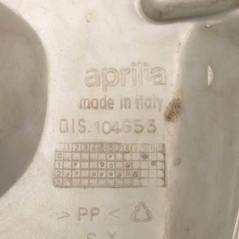 Cache latéral gauche origine pour Scooter Aprilia 50 SR Di Tech DIS.104653 Occasion