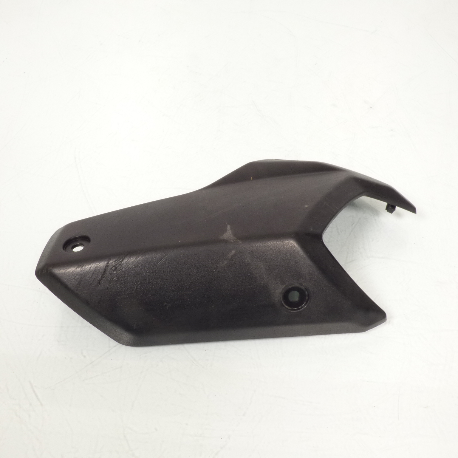 Cache latéral droit origine pour scooter Peugeot 50 STREETZONE 14-20 2001449100