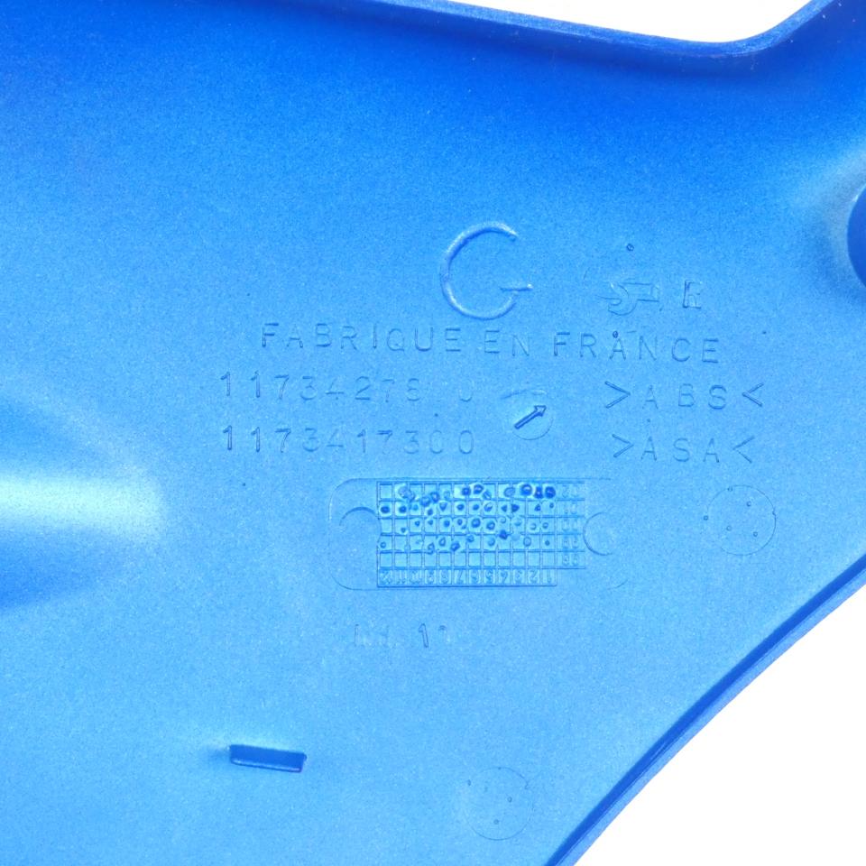 Cache latéral gauche pour scooter Peugeot 50 Speedfight 734278PB Bleu Neuf