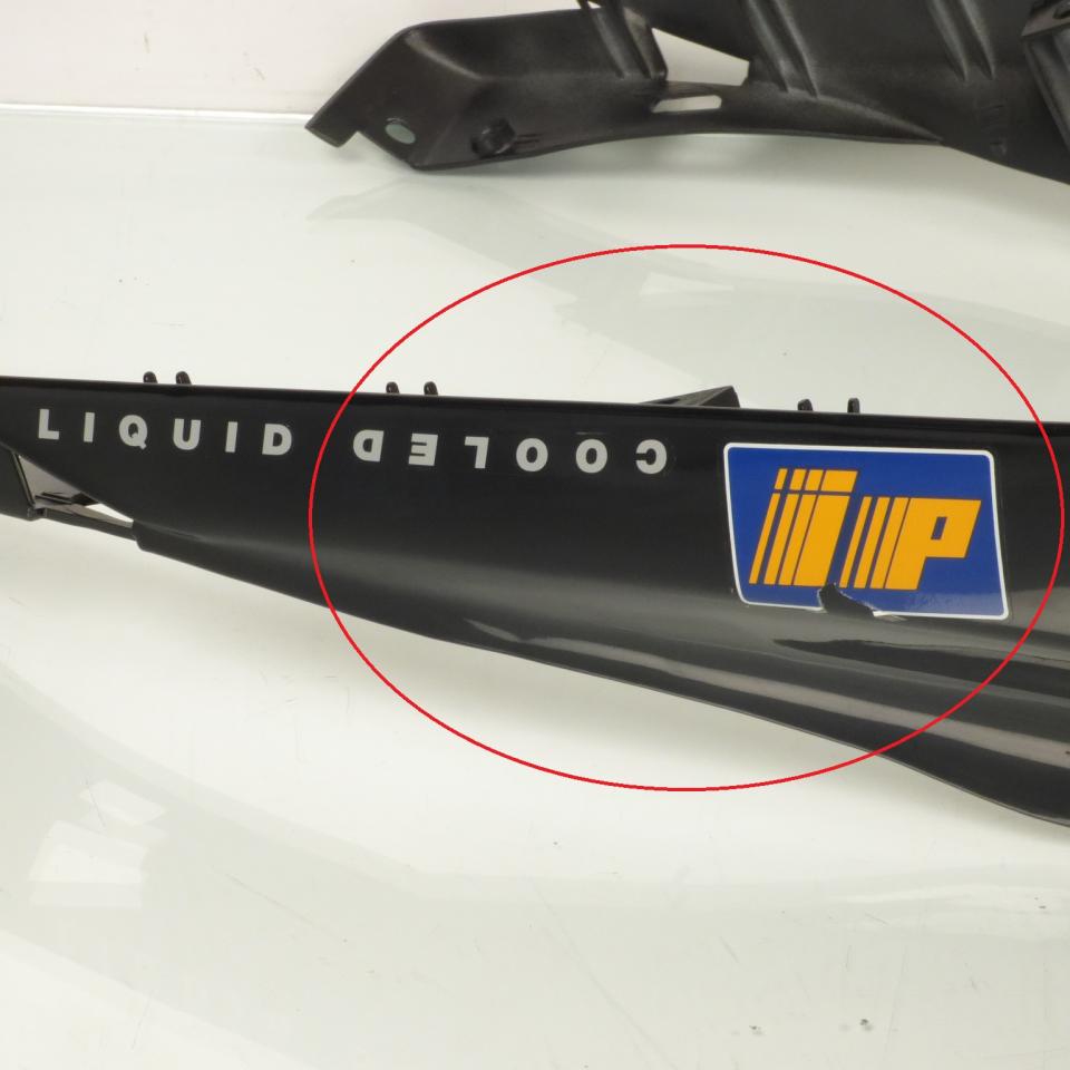 Sabot bas de caisse pour scooter Aprilia 50 SR 1997-2000 AP8239407 / 101432 Occasion