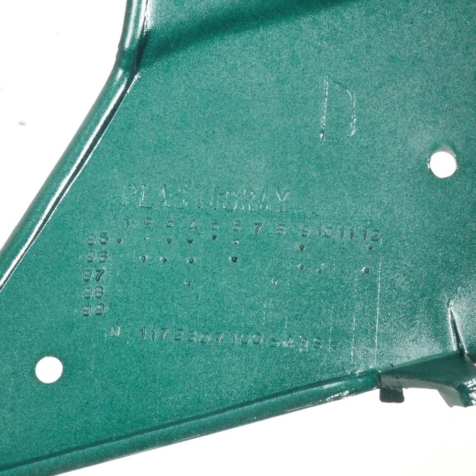 Garde boue avant gauche pour scooter Peugeot 50 SV 1172307100 723071VA Vert Neuf