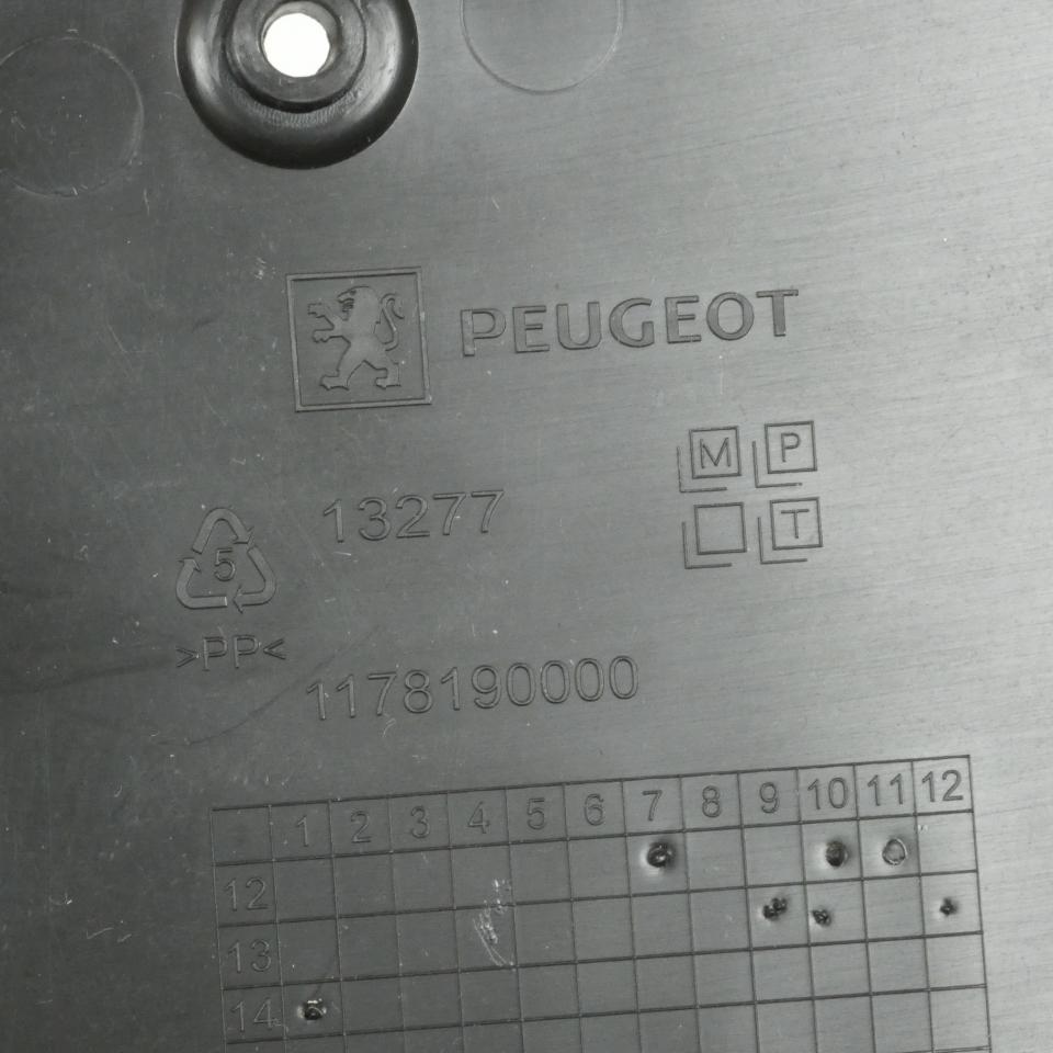 Partie ARG Garde boue avant pour scooter Peugeot 400 Metropolis 781900 Neuf