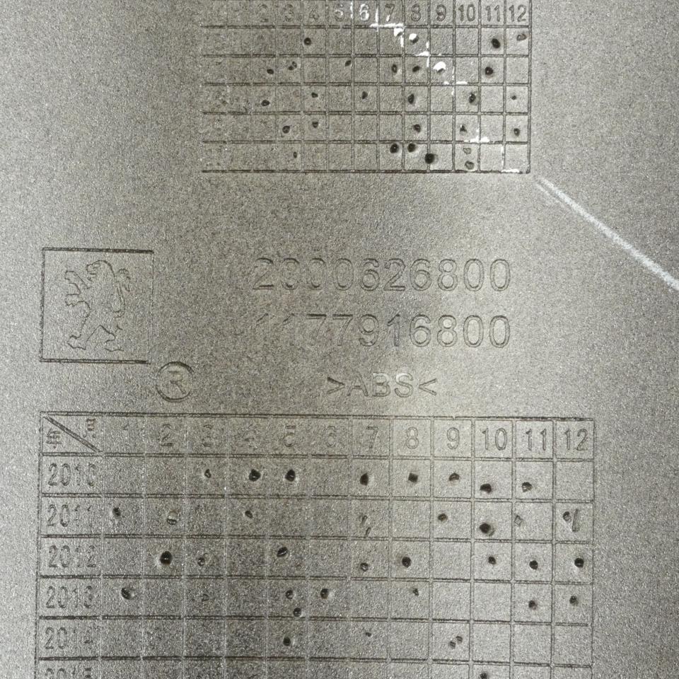 Garde boue avant pour scooter Peugeot 50 Kisbee 2T noir brillant 779168NK