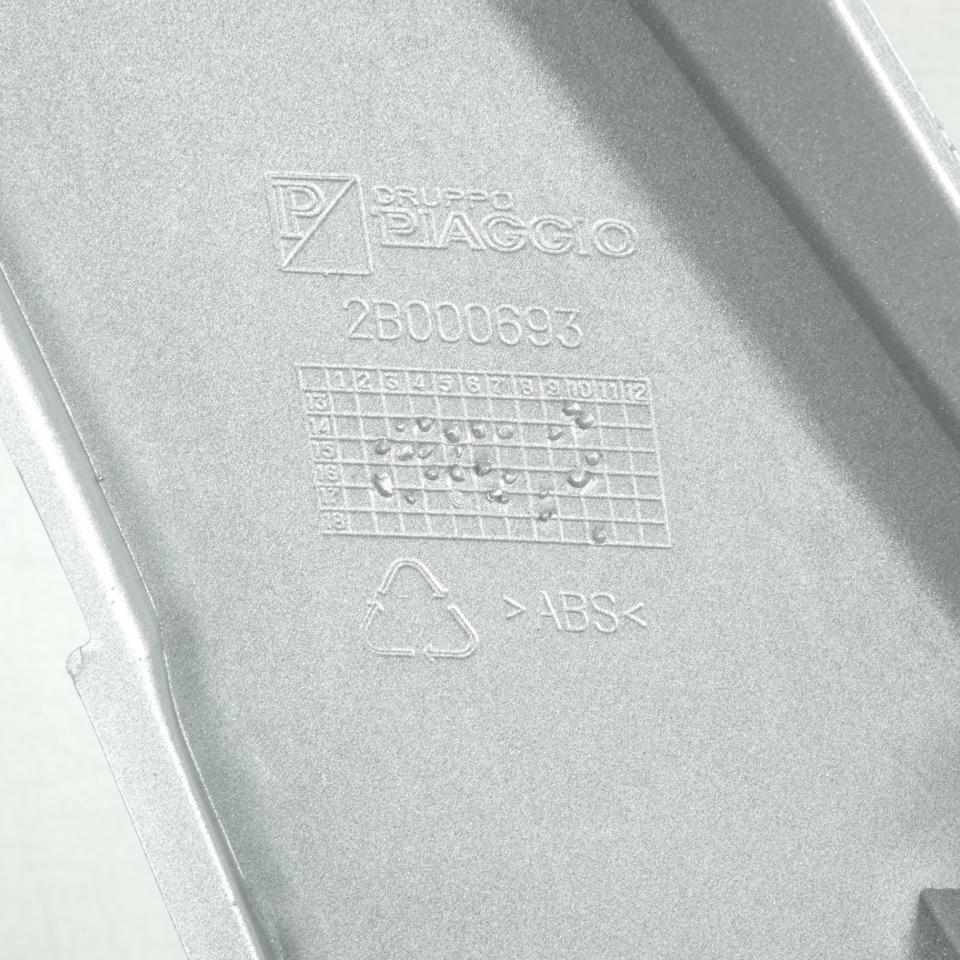 Tablier avant inf gris mat pour scooter Piaggio 300 MP3 Business 2B000693000H4 / Gris 760-B neuf