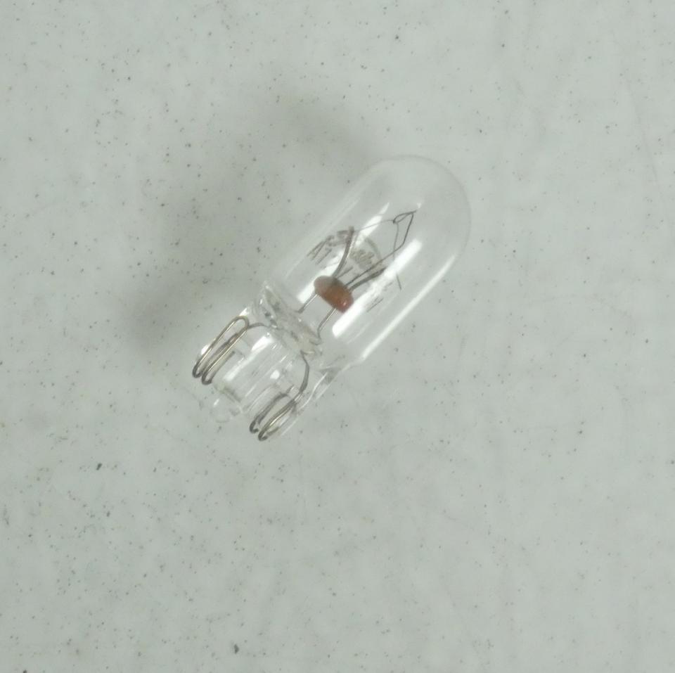 Ampoule 12V 1.7W pour moto Triumph 865 America T2400726 W2.1x9.5d W5W Neuf