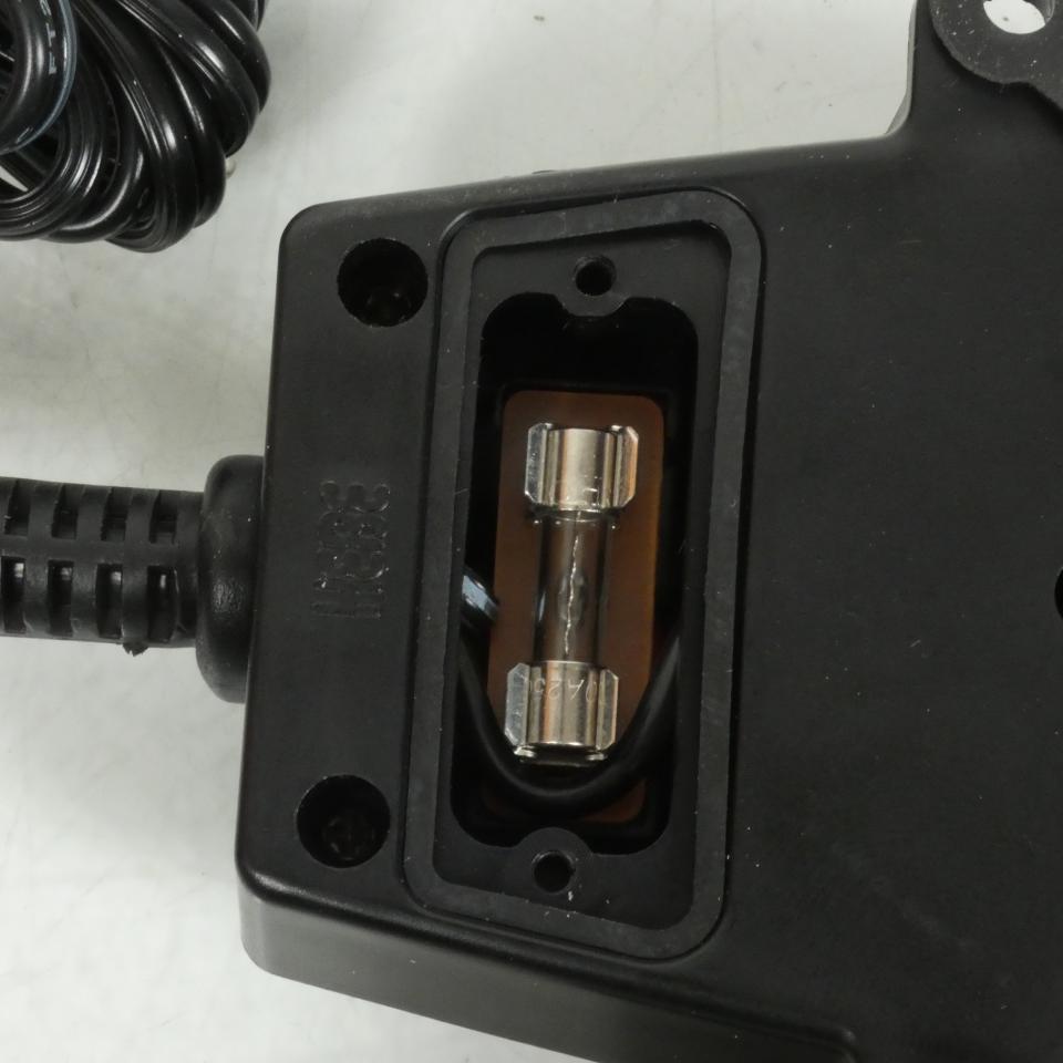 Double prise allume cigare Ø20mm 12V 10A 1.4m HEBE pour moto scooter Quad Neuf