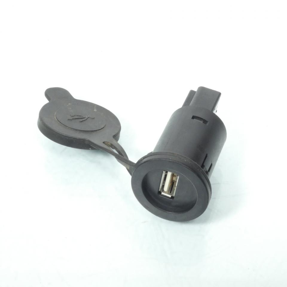 Prise USB 12V origine pour scooter Peugeot 50 KISBEE 2T EFI 2018 à 2020 VGAK1AEJA Occasion