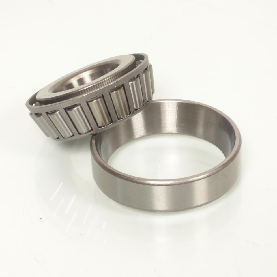 Un roulement de colonne de direction 30205 25x52x16.5mm pour moto Gas gas 125 EC