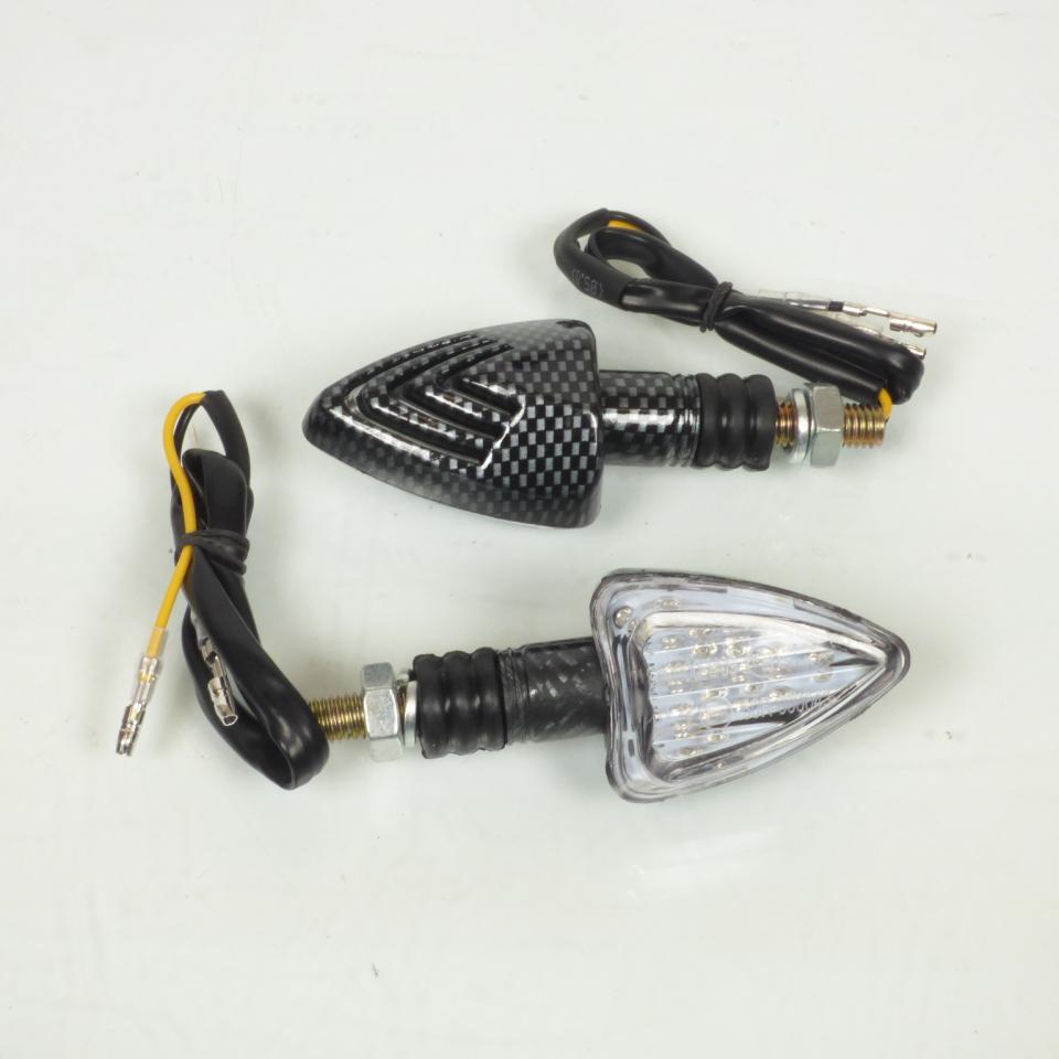 Clignotant à LED Replay triangle carbone 12V Ø8mm pour moto 50 à boite cyclo