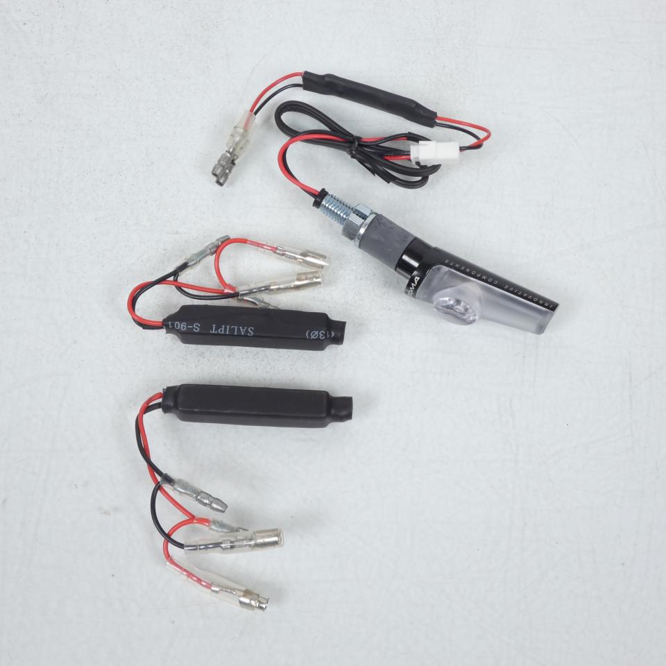 Clignotant Led universel Noir FR023B TRACK 77 à l'unité Rizoma pour moto Neuf