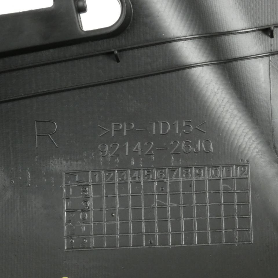 Trappe droite tablier AR pour scooter Suzuki 650 Burgman 92142-26J50 92142-26J0