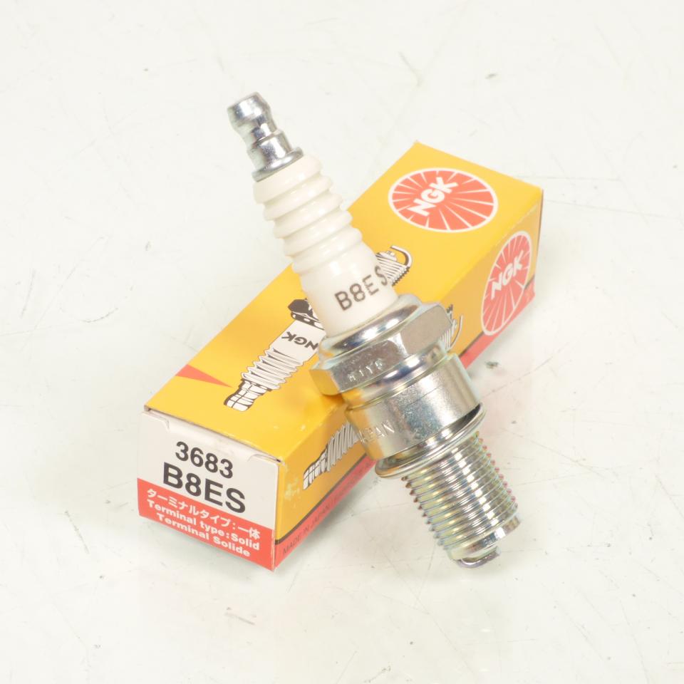 Bougie d'allumage NGK pour Moto Triumph 750 Trident 1991 à 1998 B8ES Neuf