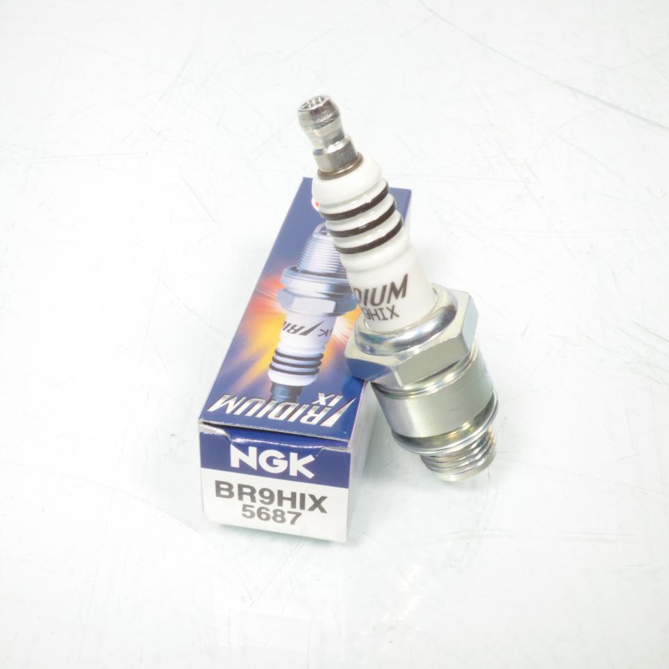 Bougie d'allumage NGK pour moto Bultaco 100 TIRON Après 1999 BR9HIX / 5687 / Par 4 Neuf