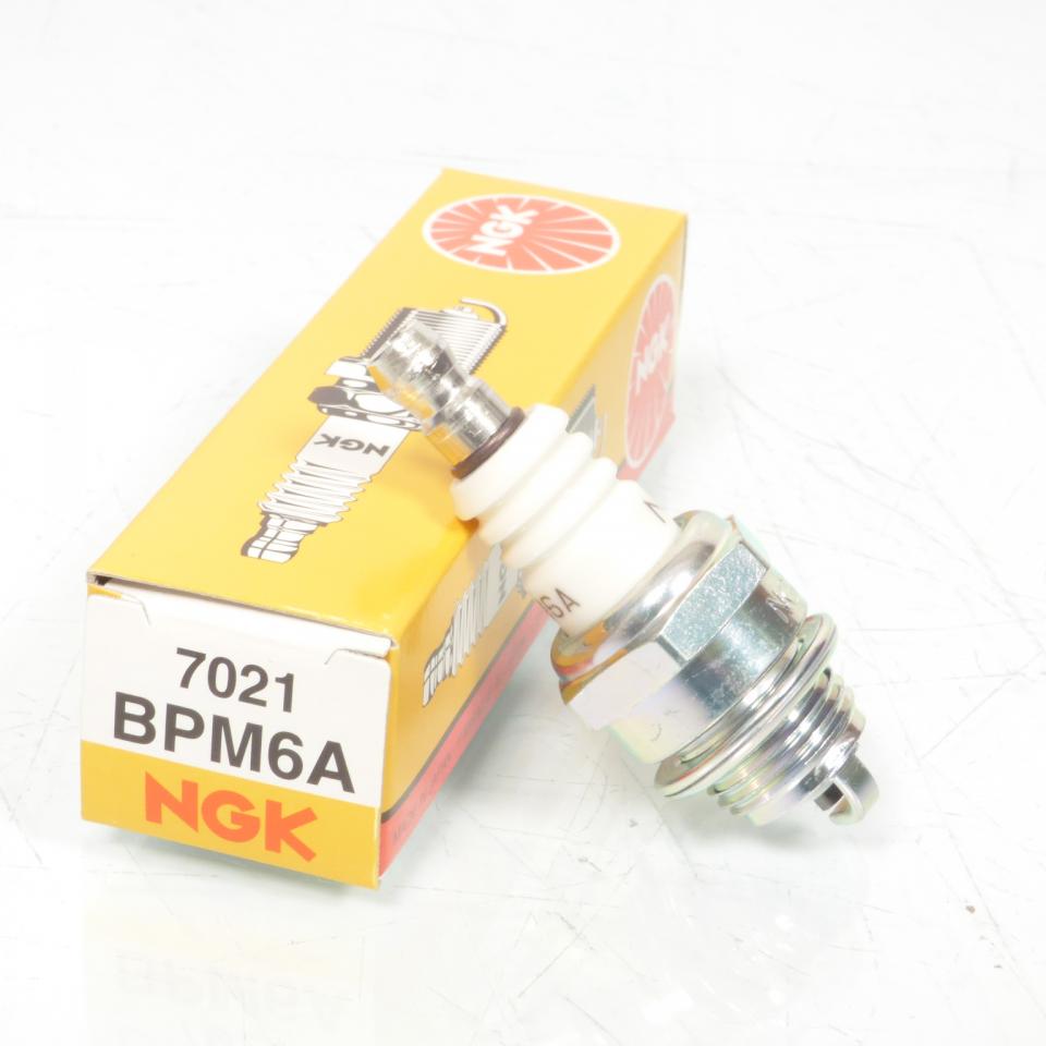 Bougie d'allumage NGK pour moto BPM6A / 7021 / Par 10 Neuf