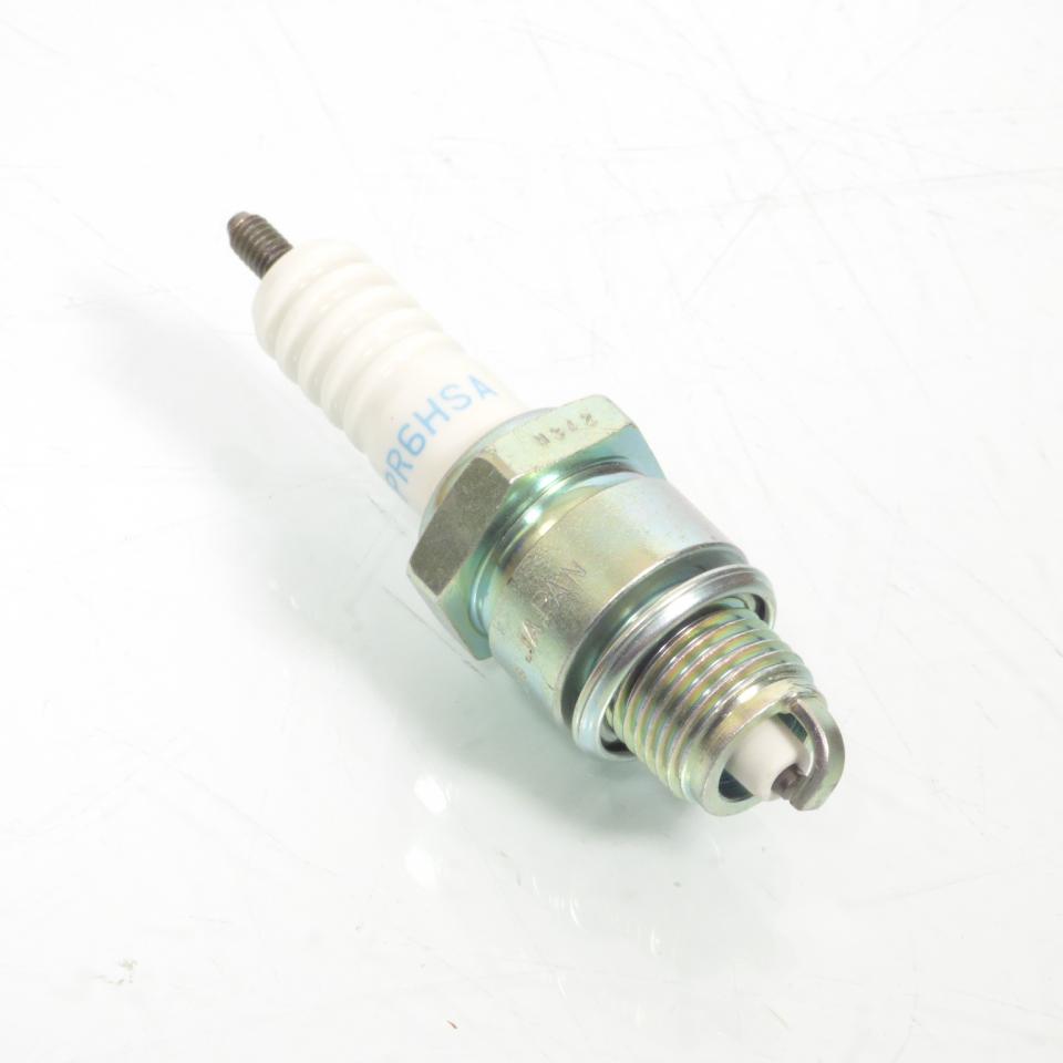 Bougie d'allumage NGK pour scooter Daelim 50 Bonita BPR6HSA / 4632 / Par 10 Neuf