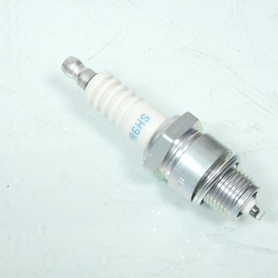 Bougie d'allumage NGK pour Scooter Daelim 50 E Five Après 2004 BPR6HS / 7022 / Par 10 Neuf