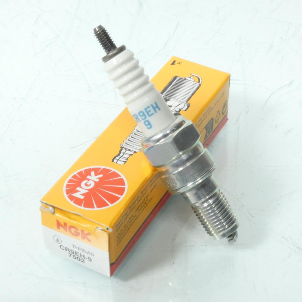 Bougie d'allumage NGK pour Moto Honda 250 NX 1988 à 1993 CR9EH-9 Neuf