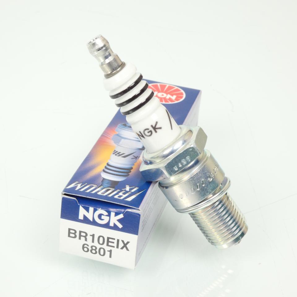 Bougie d'allumage NGK pour scooter Aprilia 50 Mojito custom Après 2004 BR10EIX / 6801 / Par 4 Neuf