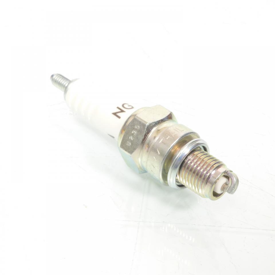 Bougie d'allumage NGK pour Moto Daelim 110 ADVANCE Après 2003 C7HSA / 4629 Neuf