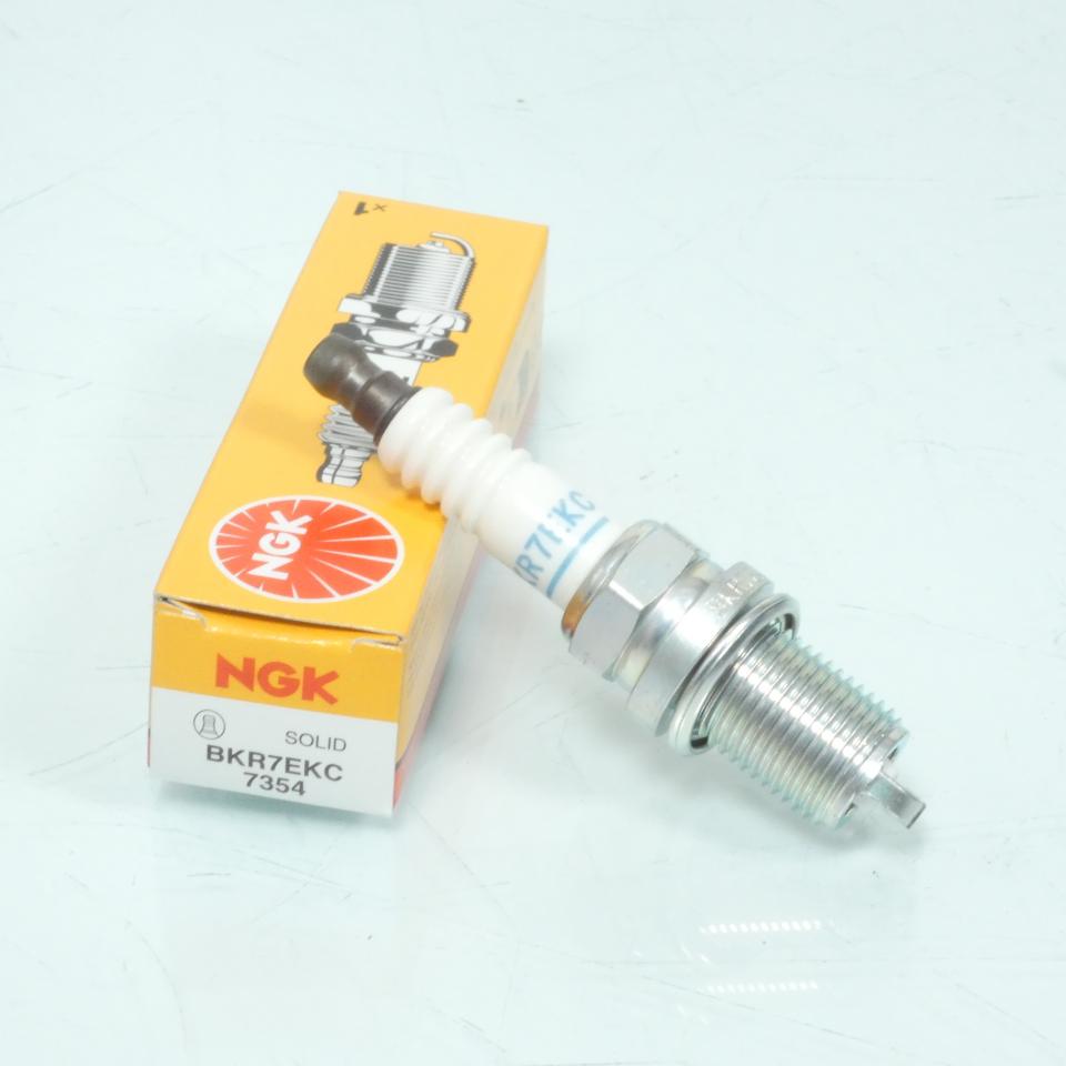 Bougie d'allumage NGK pour BMW 1100 R S 1999 à 2003 BKR7EKC / 7354 / Par 10 Neuf
