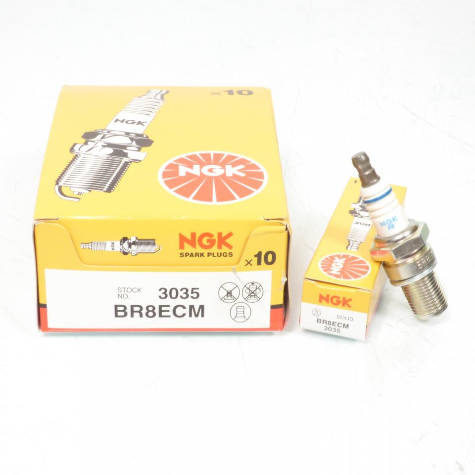 Bougie d'allumage NGK pour Moto Gas gas 50 Contact/Endurocross Après 2004 BR8ECM / 3035 / Par 10 Neuf