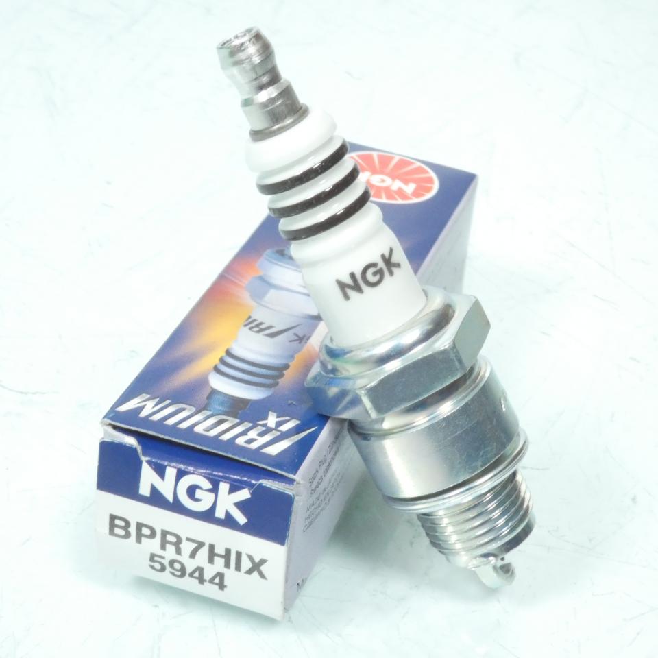 Bougie d'allumage NGK pour Scooter Yamaha 100 Bw's Après 2000 Neuf