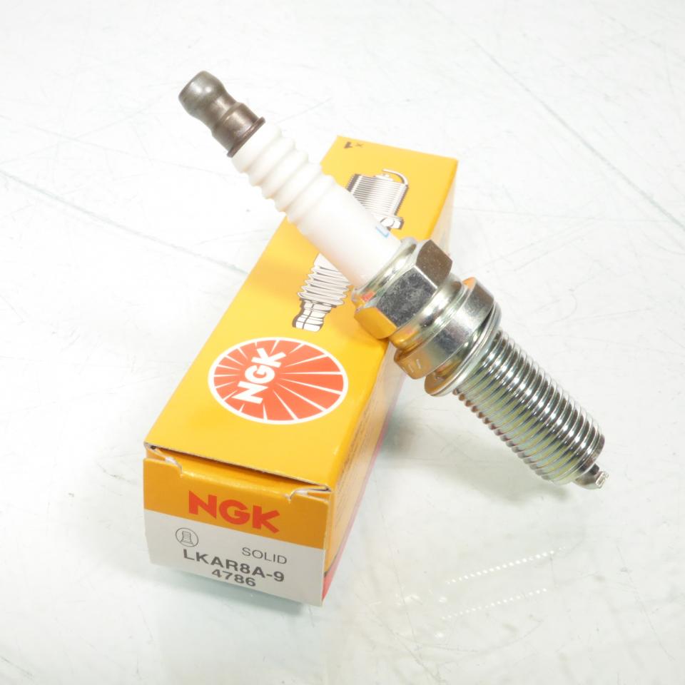 Bougie d'allumage NGK pour moto Beta 400 RR Après 2010 LKAR8A-9 Par 10 Neuf