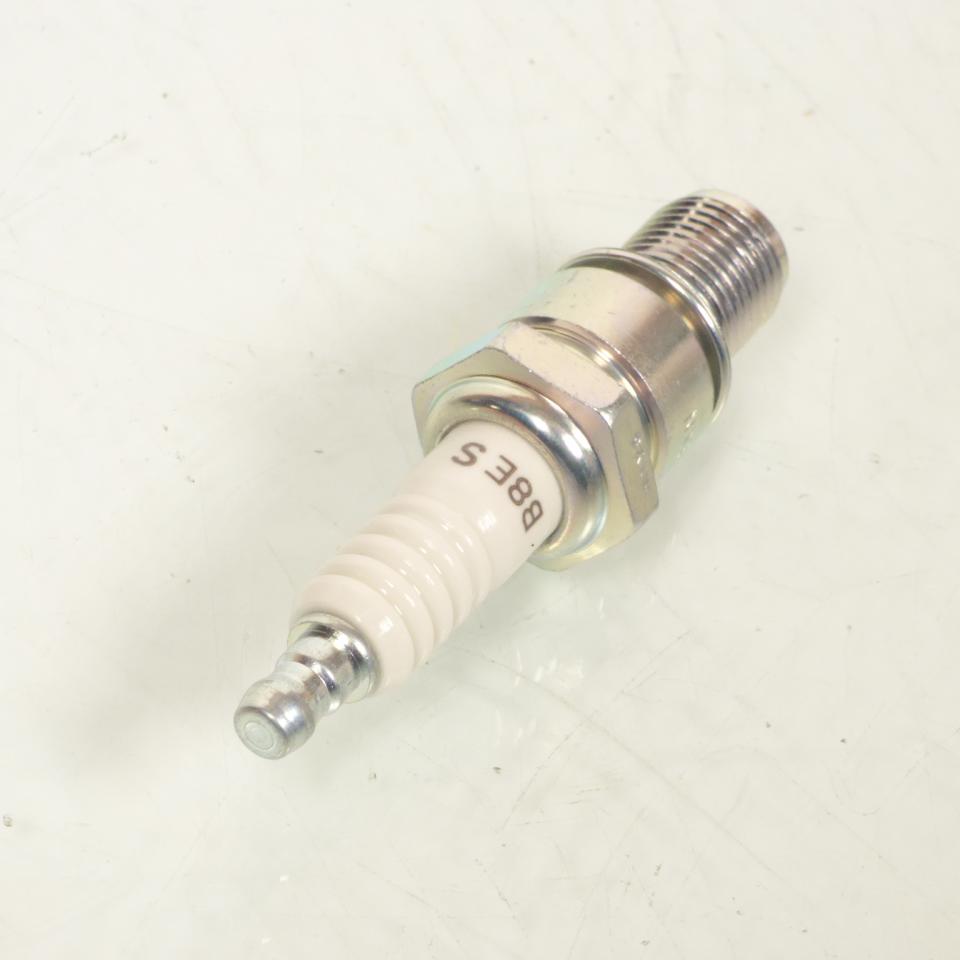Bougie d'allumage NGK pour Moto Triumph 750 Trident 1991 à 1998 B8ES Neuf