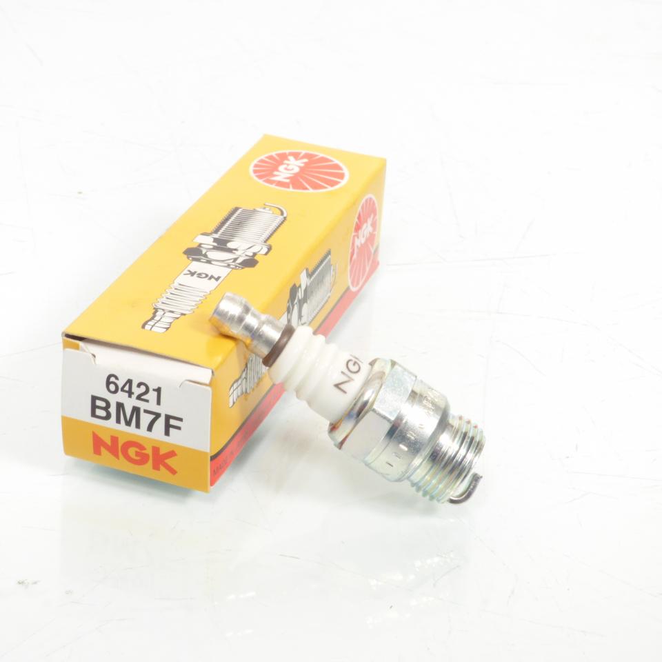 Bougie d'allumage NGK pour moto BM7F / 6421 Neuf