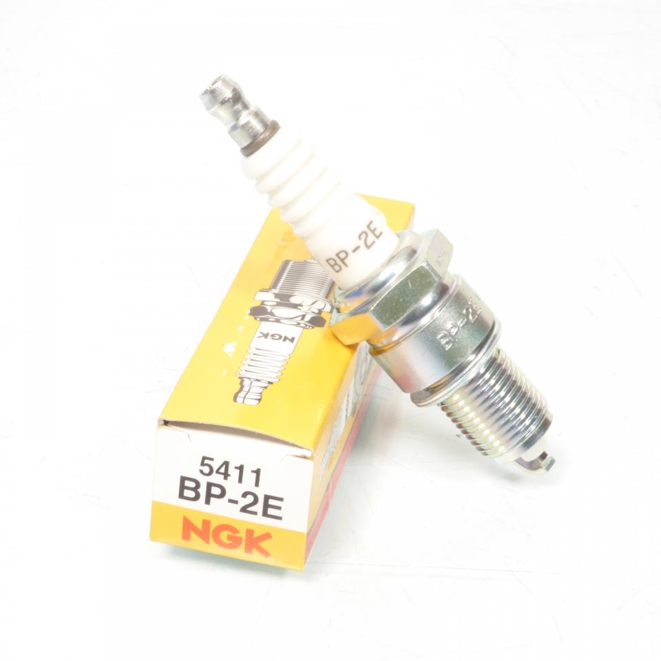 Bougie d'allumage NGK pour moto BP-2E / 5411 Neuf