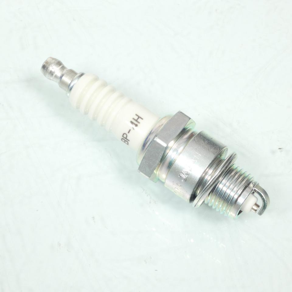 Bougie d'allumage NGK pour moto BP-4H / 3311 Neuf