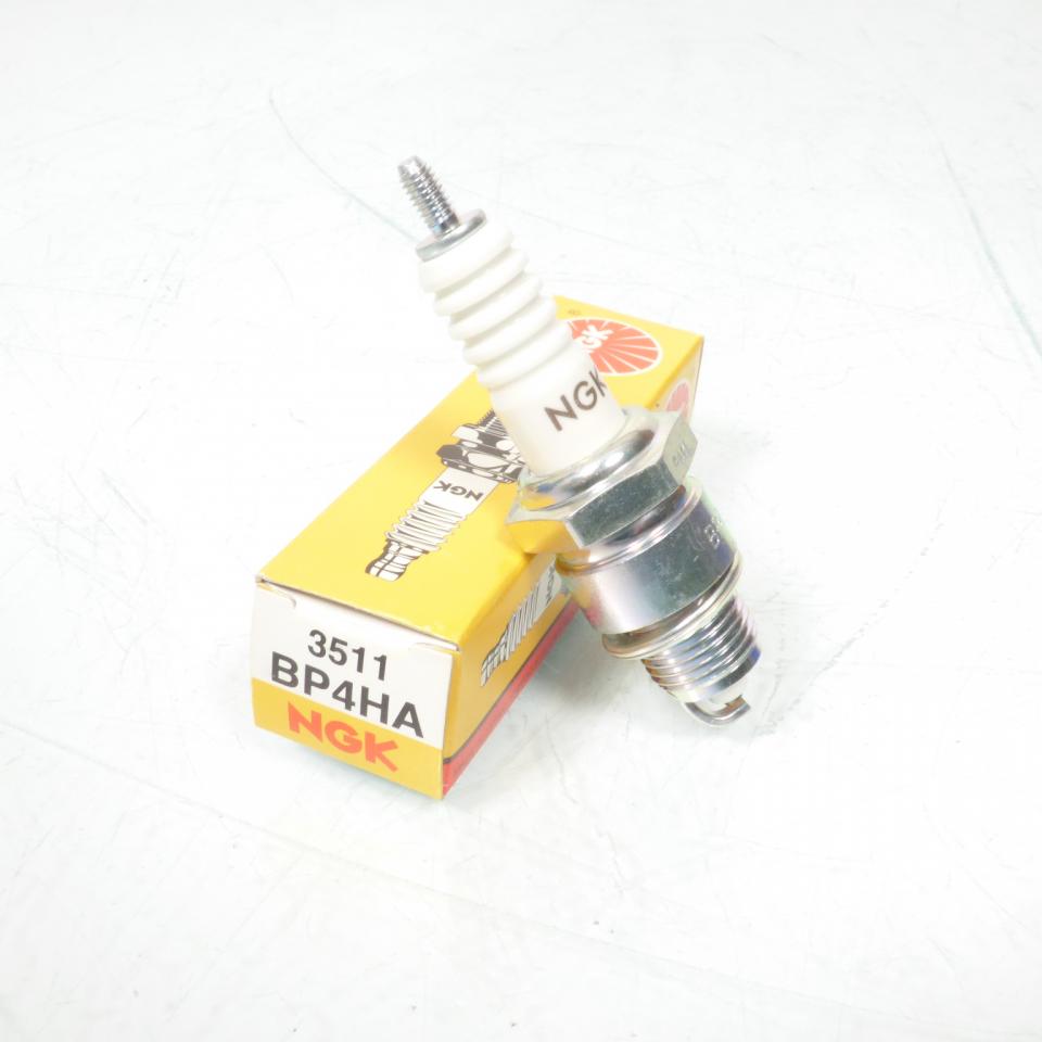 Bougie d'allumage NGK pour moto BP4HA / 3511 / par 10 Neuf