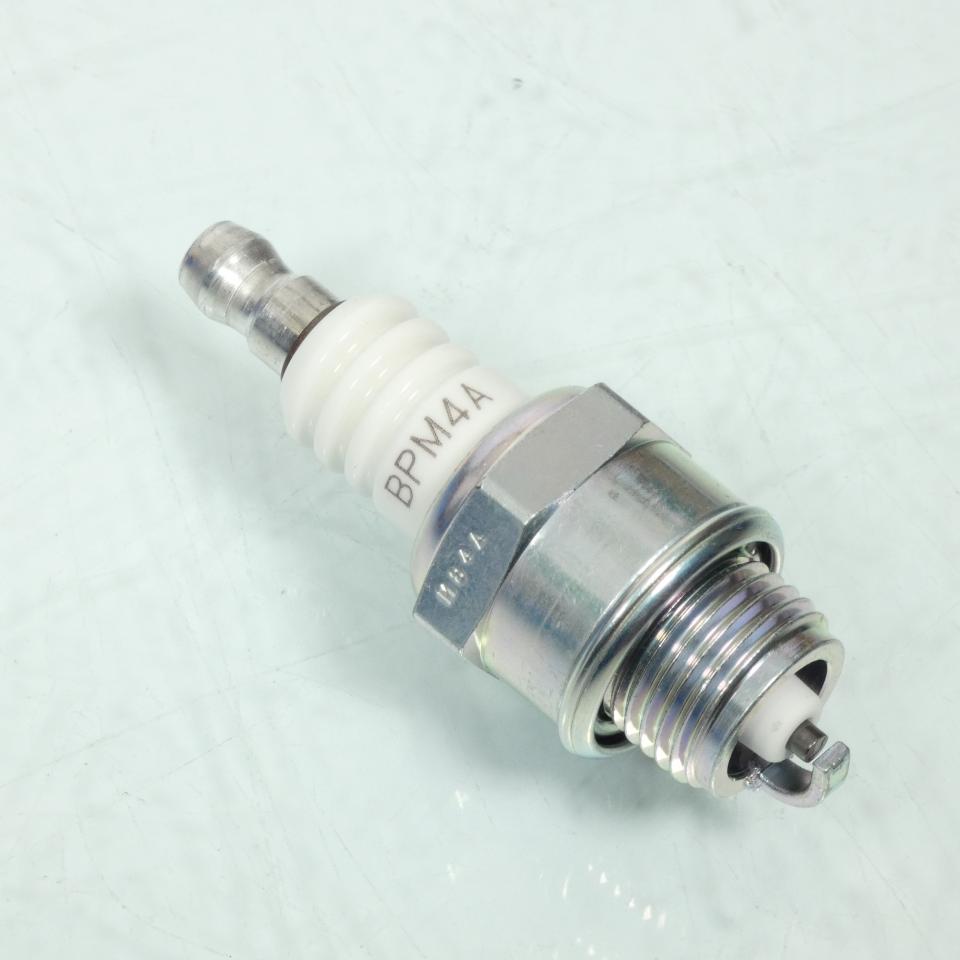 Bougie d'allumage NGK pour moto BPM4A / 5928 Neuf