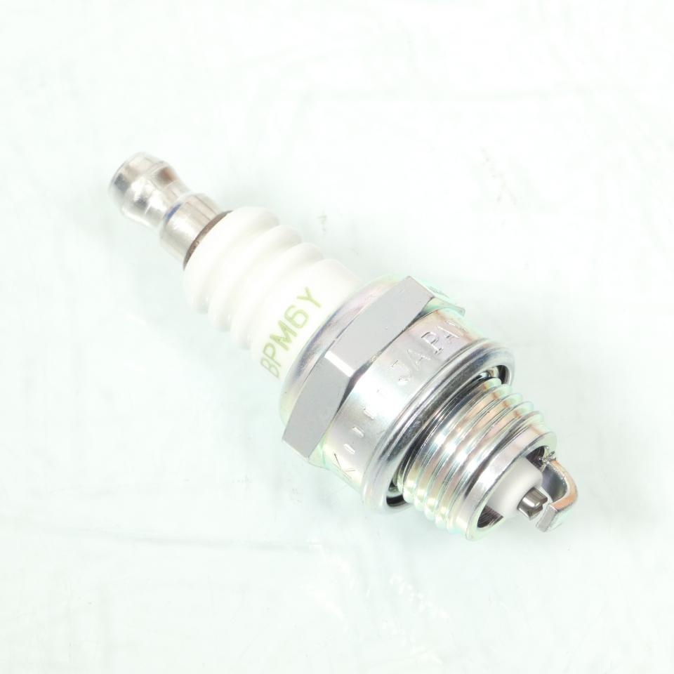 Bougie d'allumage NGK pour moto BPM6Y / 4562 Neuf