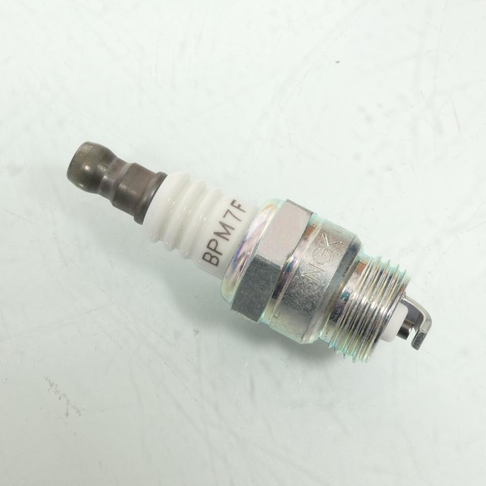 Bougie d'allumage NGK pour moto BPM7F / 1268 Neuf