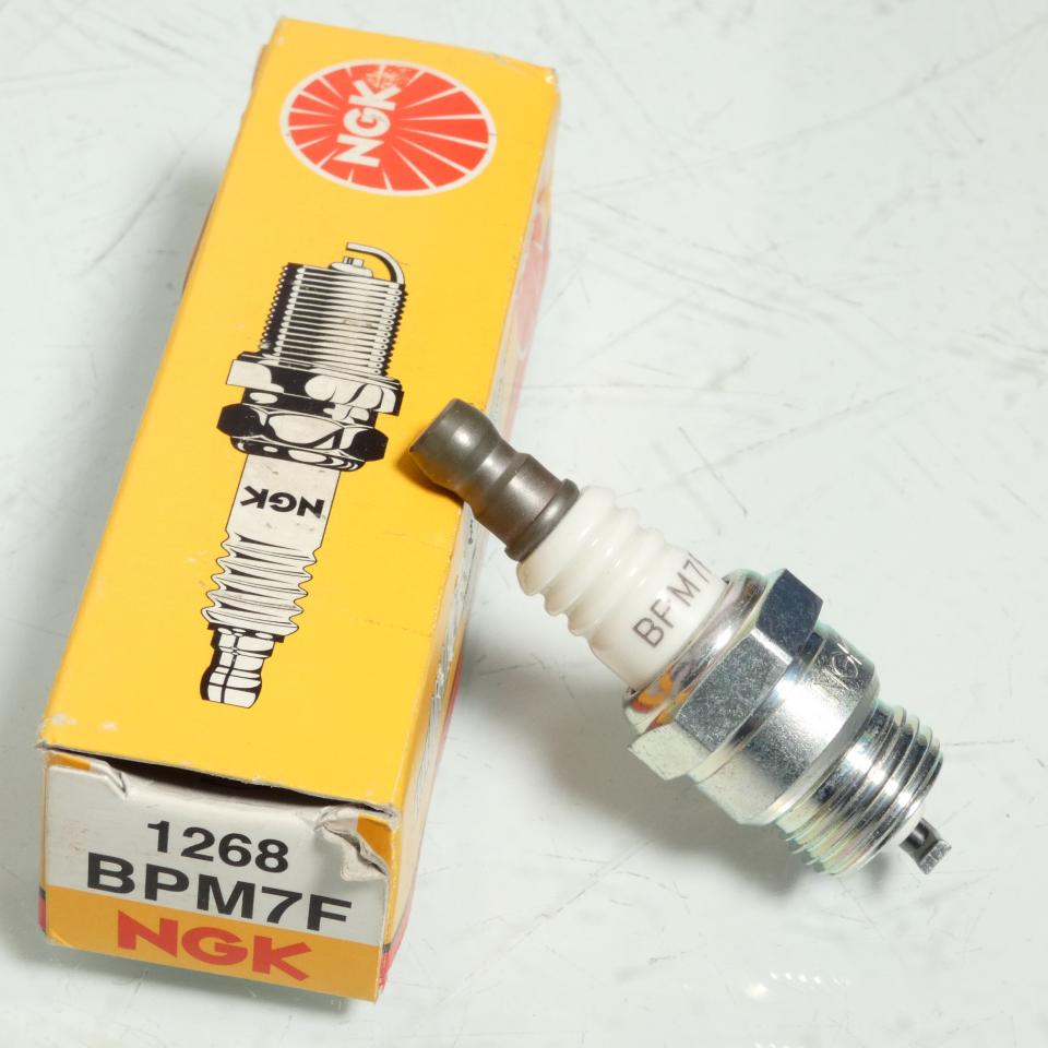 Bougie d'allumage NGK pour moto BPM7F / 1268 Neuf