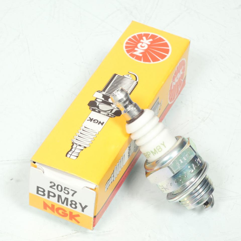 Bougie d'allumage NGK pour moto BPM8Y / 2057 Neuf