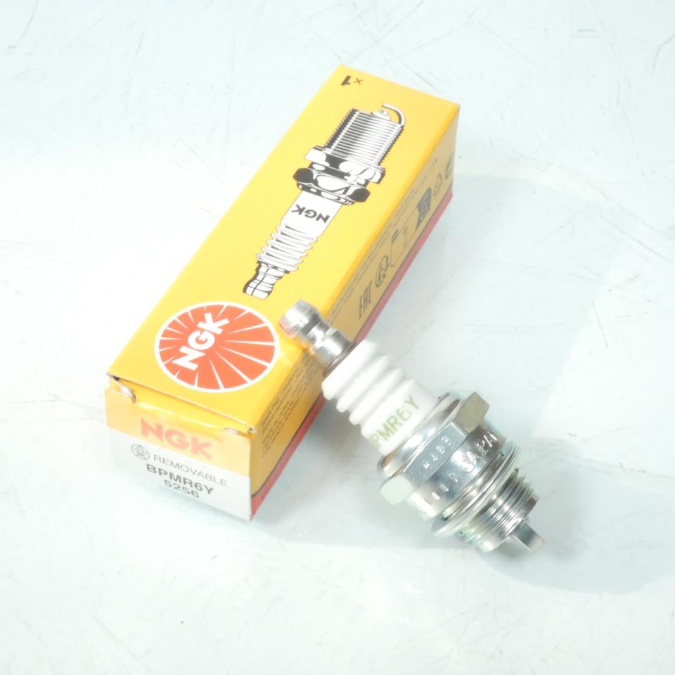 Bougie d'allumage NGK pour Auto BPMR6Y / 5256 Neuf