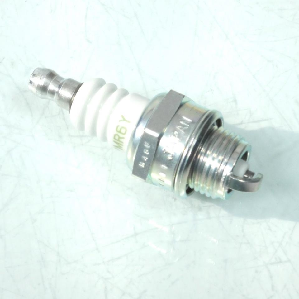 Bougie d'allumage NGK pour Auto BPMR6Y / 5256 Neuf