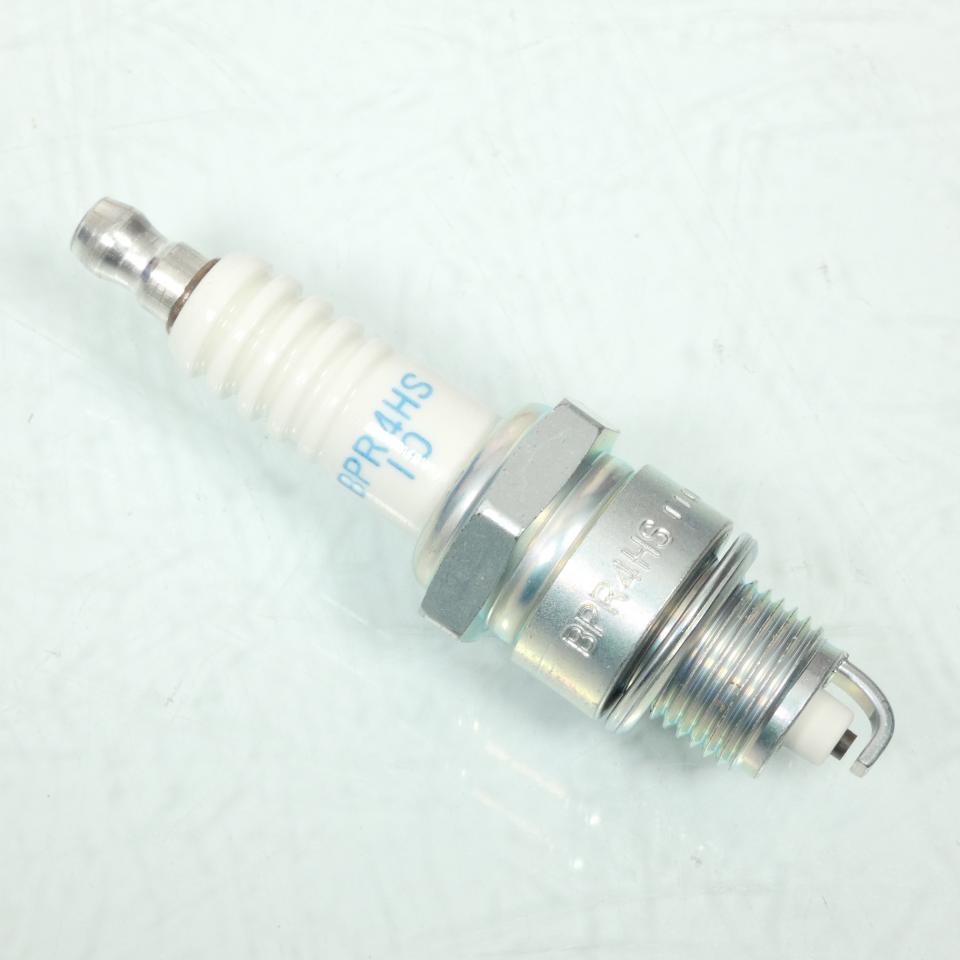 Bougie d'allumage NGK pour scooter Honda 50 QR 1982 à 2003 BPR4HS-10 / 5024 Neuf