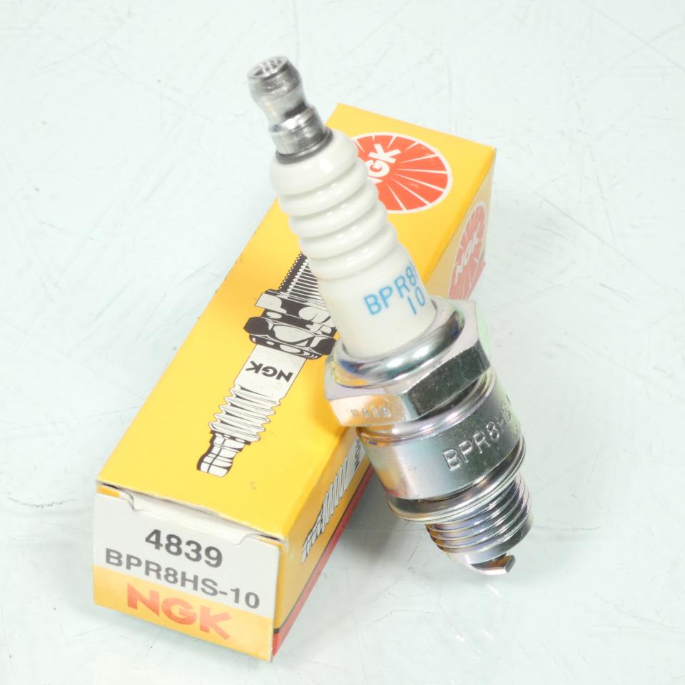 Bougie d'allumage NGK pour moto BPR8HS-10 Neuf