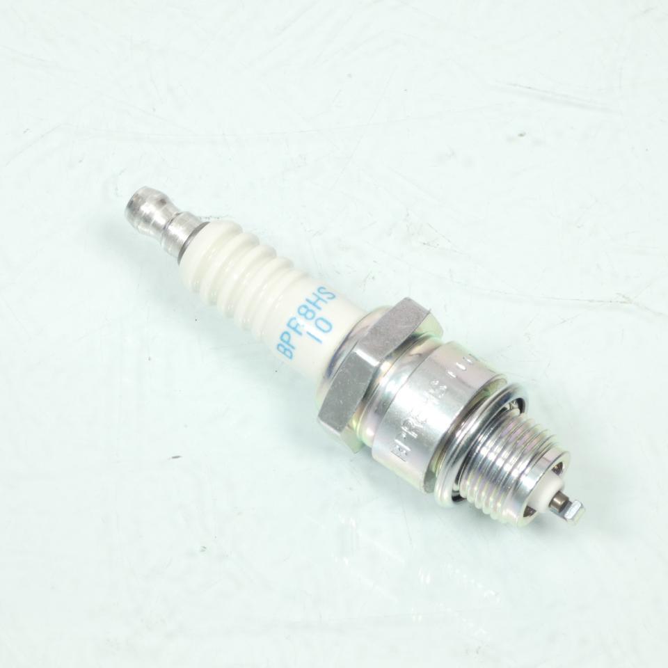 Bougie d'allumage NGK pour moto BPR8HS-10 Neuf
