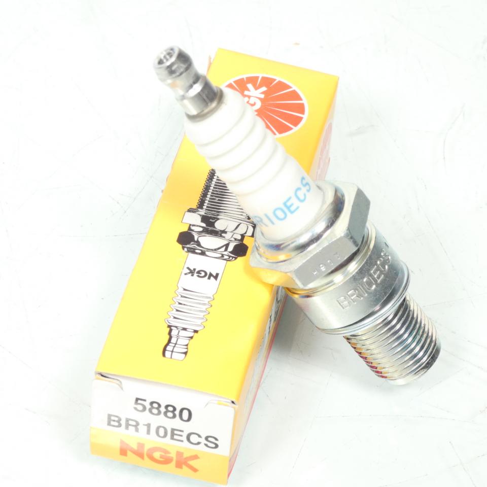 Bougie d'allumage NGK pour moto BR10ECS / 5880 Neuf