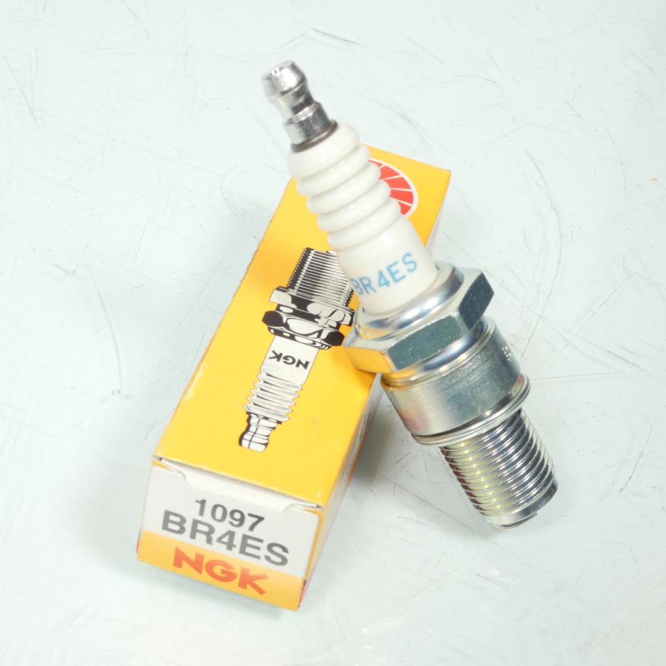 Bougie d'allumage NGK pour moto BR4ES / 1097 Neuf